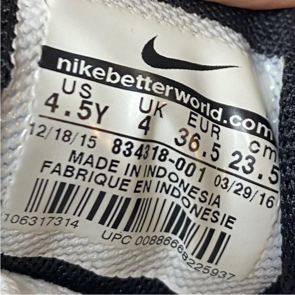 Nike Team Hustle D7 Low Black & White Athletic Gym Sneaker Shoes - Picture 8 of 8